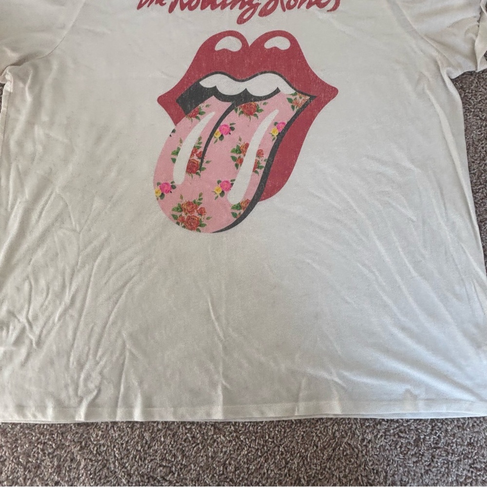 Distressed Rolling Stones Graphic Tee - Picture 10 of 12
